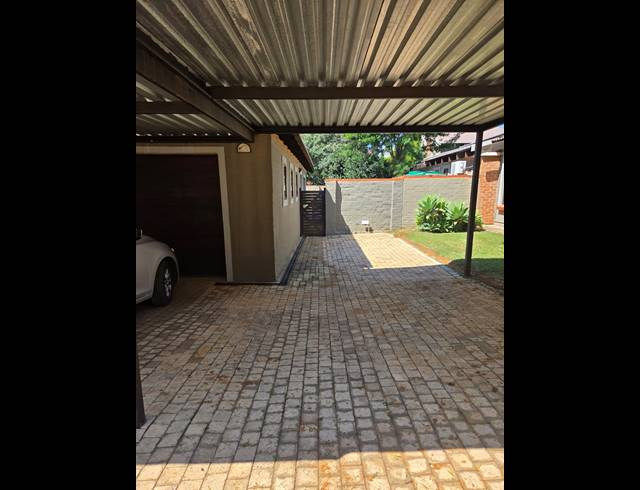 4 BEDROOM FREEHOLD FOR SALE IN WATERVAL EAST